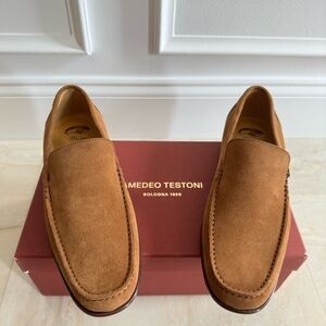 A. Testoni
Bracciano Suede Loafers